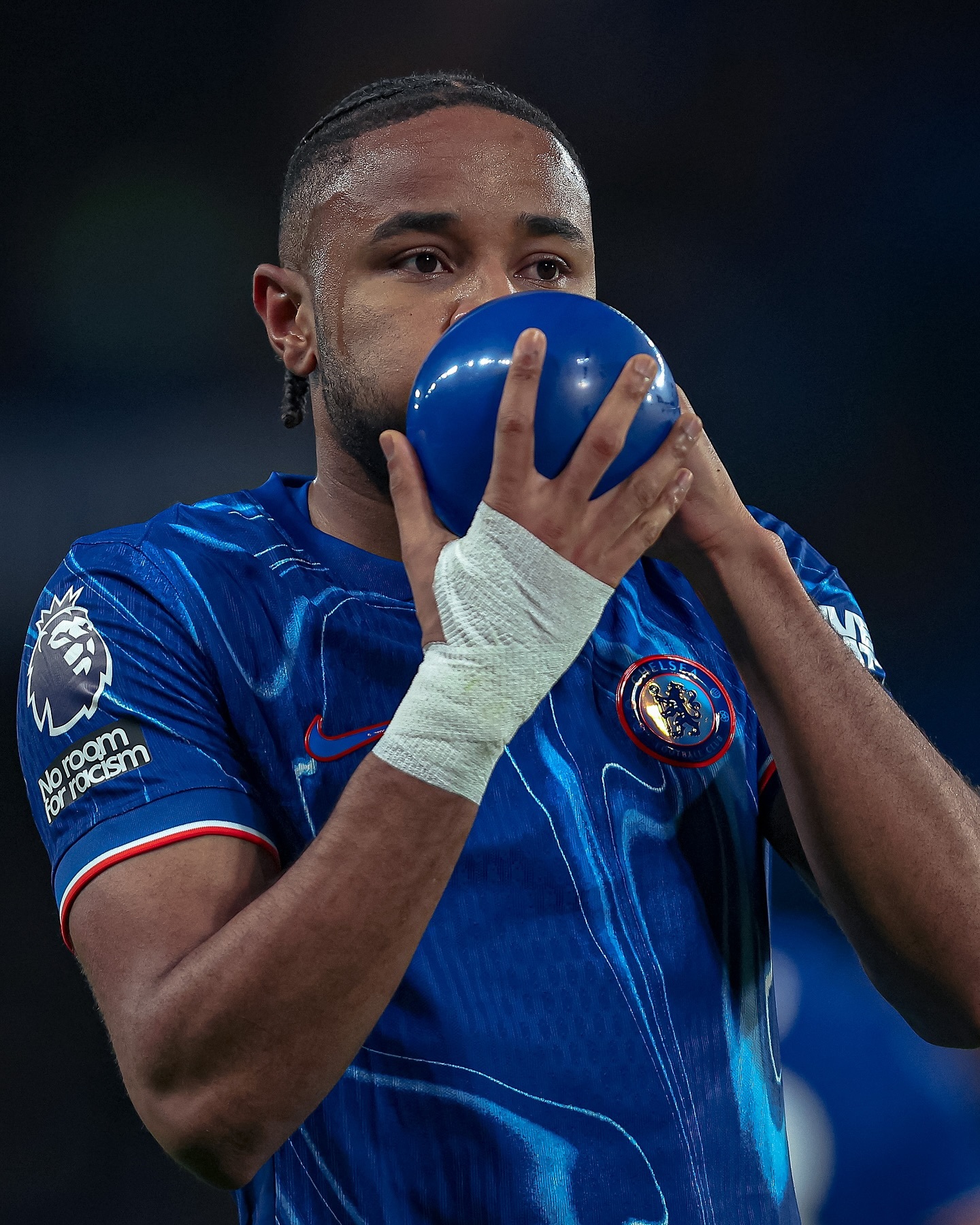 爱游戏官方网站-切尔西赛前队长鼓劲，志在英超名次提升，目标明确，更衣室氛围转暖